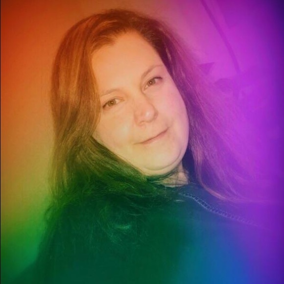 Meet Your Posher, Vicky - Picture 3 of 3